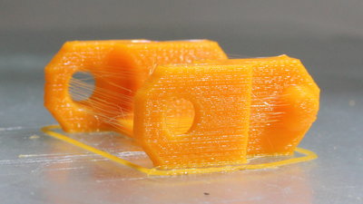 Direct granules extruder, sample print track chain with stringing
