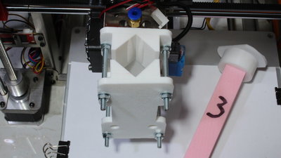 Umbau Zonestar 3D Drucker zum Plotter, Führung Vierkantrohre