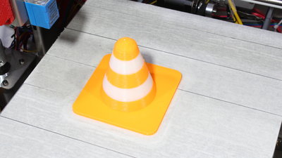 Zonestar QR2 3D printer sample print traffic cone