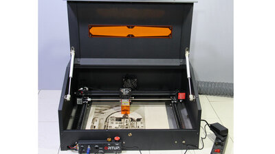 Ortur Laser Master 2 Pro, geöffnete Sicherheitsbox