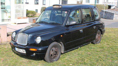 London Taxi LTI TX2 bei Tageslicht