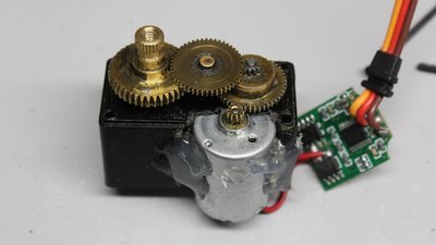 Modifying the gear ratio of a servo